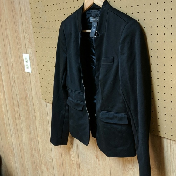 Suzy Shier Blazer/ Jacket - Picture 9 of 12